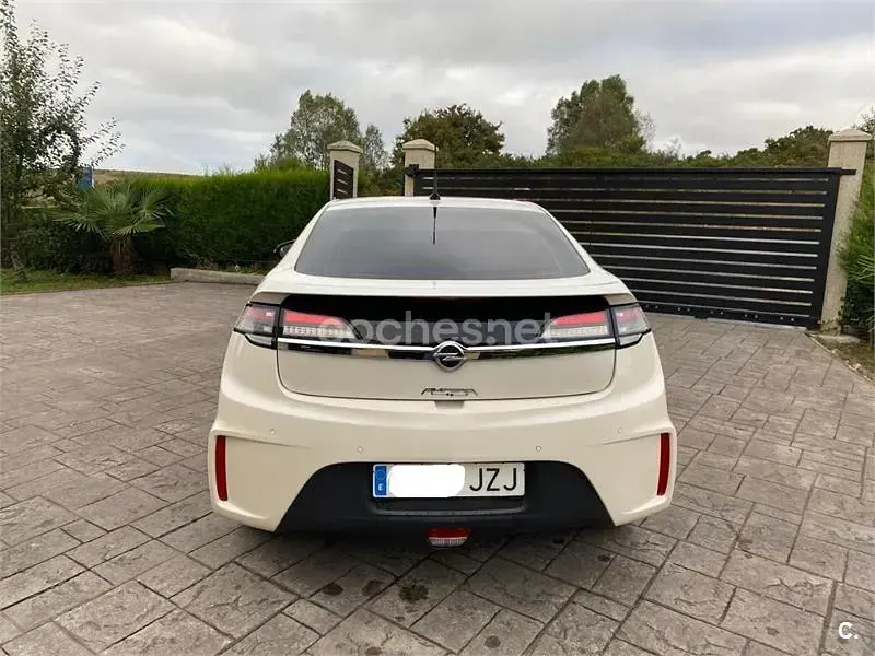 Usado Opel Ampera Excellence 150 CV (110 kW) 2012 Blanco Utilitario