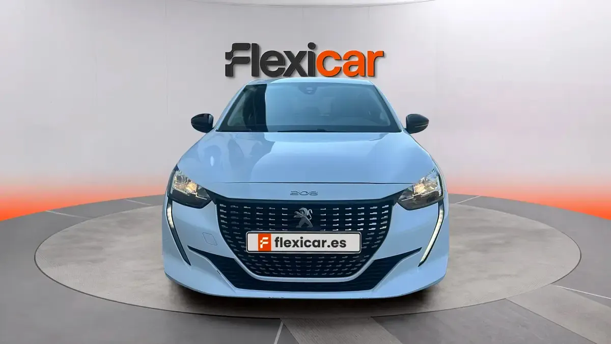 Usado Peugeot 208 Active 101 CV (74 kW) 2023 Blanco Utilitario
