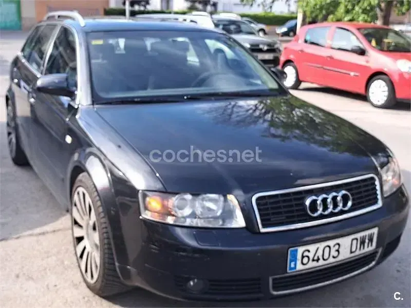 Usado Audi A4 180 CV (132 kW) 2003 Negro Familiar
