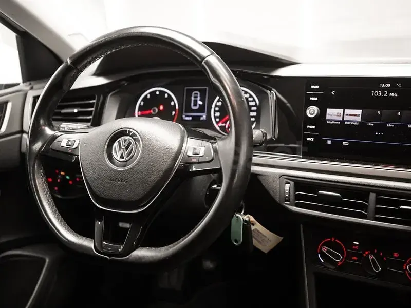 Usado VW Polo Advance 95 CV (69 kW) 2020 Blanco Utilitario