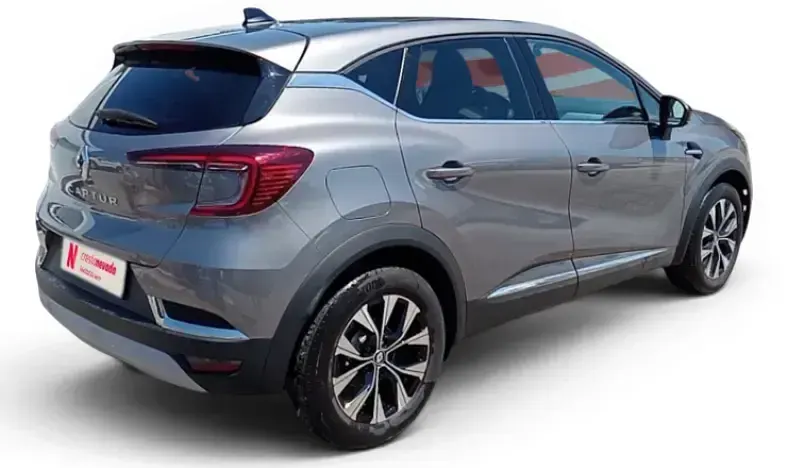 Usado Renault Captur Techno 140 CV (102 kW) 2023 Gris SUV