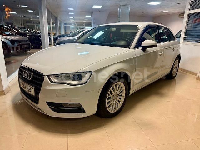 Blanco Usado 2013 Audi A3 Ambiente Berlina | 12.700 € (Precio justo) - Imagen 1/4