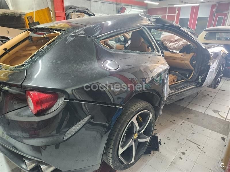 Usado Ferrari FF 660 CV (485 kW) 2012 Negro Familiar