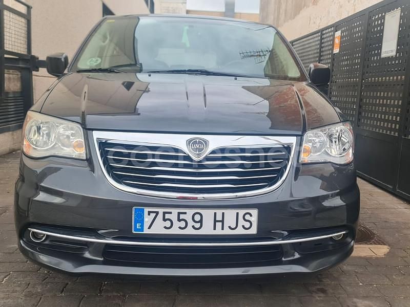 Negro Usado 2012 Lancia Voyager Gold Monovolumen | 10.900 € (Buen precio) - Imagen 1/4