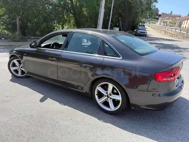 Usado Audi A4 S-Line 143 CV (105 kW) 2009 Gris / plata Berlina