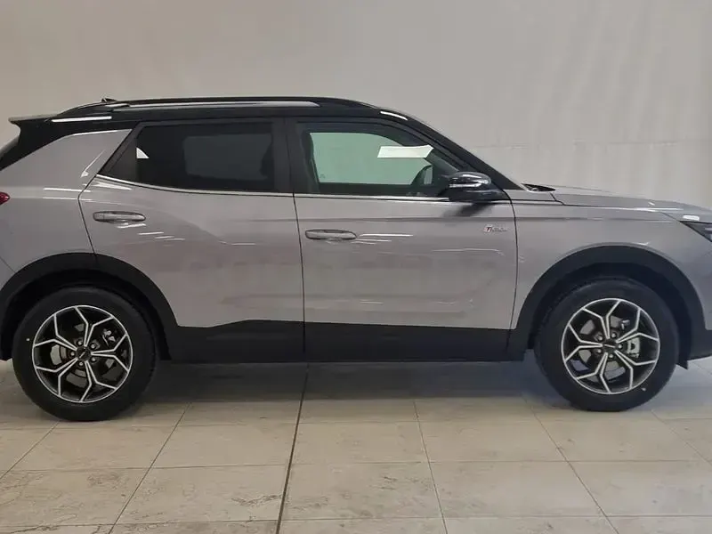 Nuevo KGM Korando 149 CV (109 kW) 2025 Gris / plata SUV