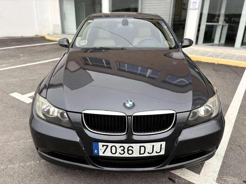 Usado BMW 320 163 CV (119 kW) 2005 Gris Berlina