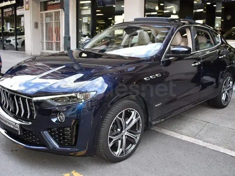 Usado Maserati Levante 350 CV (257 kW) 2021 Azul SUV