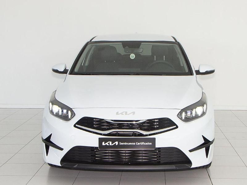Usado Kia Ceed 120 CV (88 kW) 2023 Blanco Utilitario