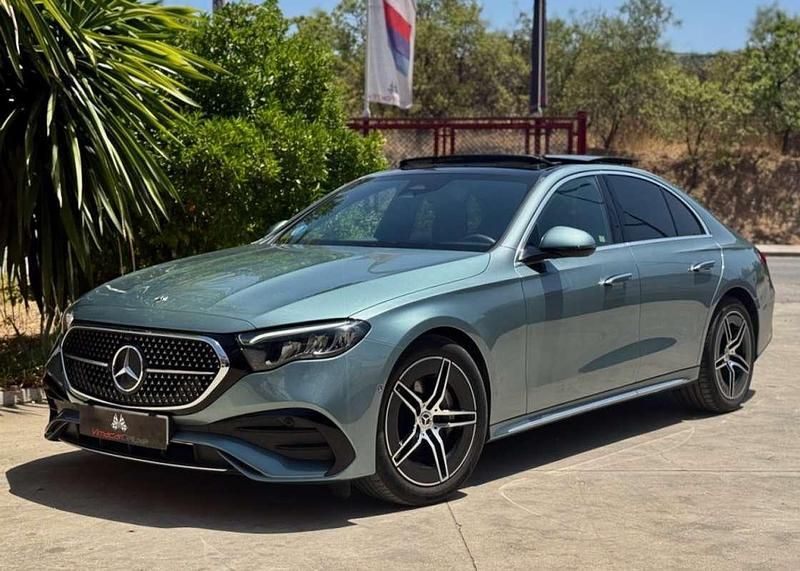 Verde Usado 2024 Mercedes E220 Berlina | 57.900 € - Imagen 1/4