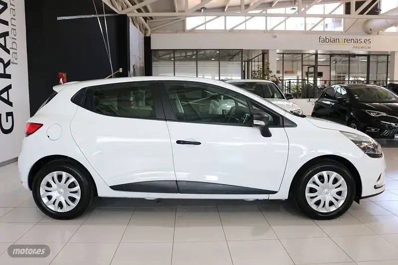 Usado Renault Clio Business 76 CV (55 kW) 2019 Blanco