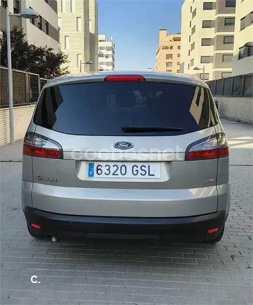 Usado Ford S-MAX Trend 140 CV (102 kW) 2009 Gris / plata Monovolumen