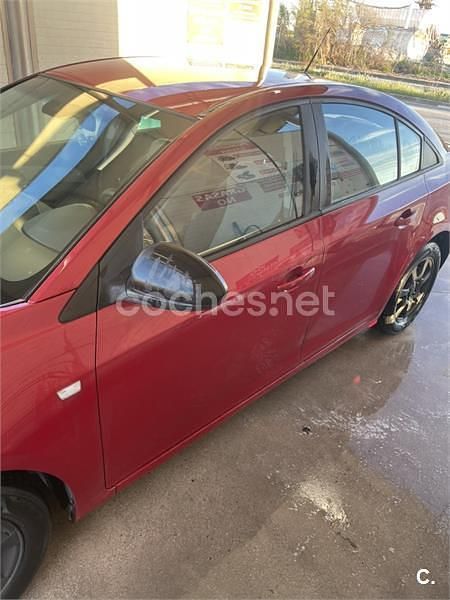 Usado Chevrolet Cruze LS 125 CV (91 kW) 2010 Rojo Berlina