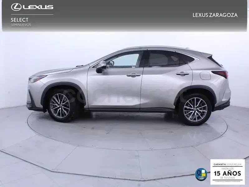 Usado Lexus NX450h+ Executive Line 306 CV (225 kW) 2022 Gris / plata SUV