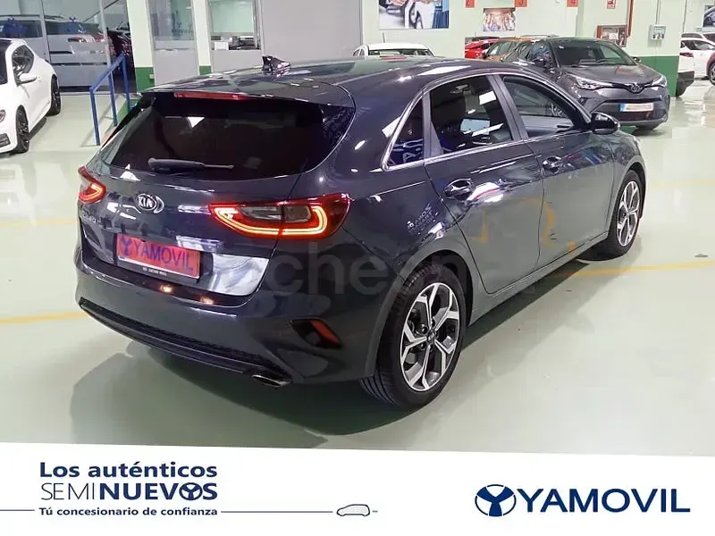 Usado Kia Ceed 100 CV (73 kW) 2020 Gris / plata Utilitario