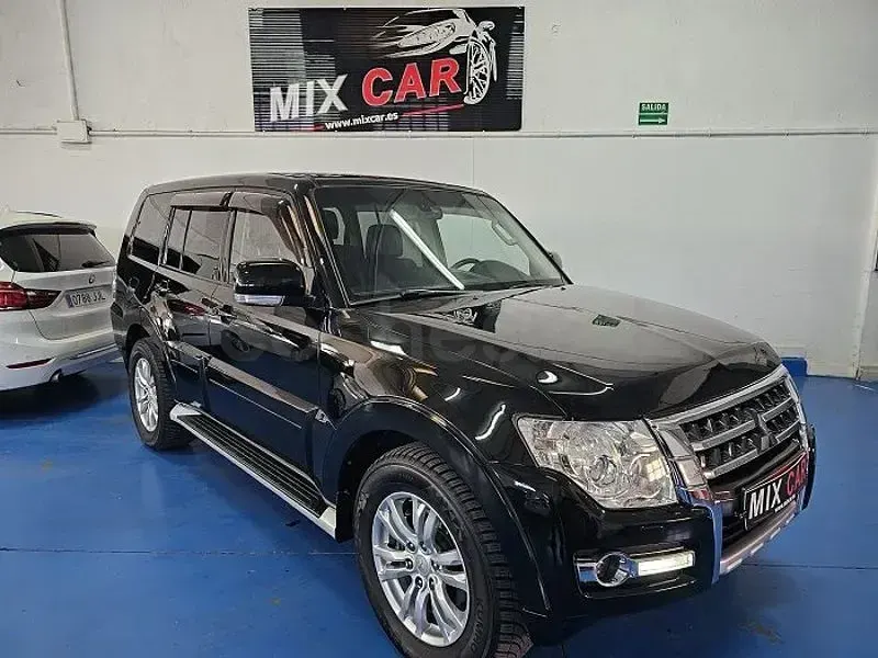 Usado Mitsubishi Montero 200 CV (147 kW) 2015 Negro SUV