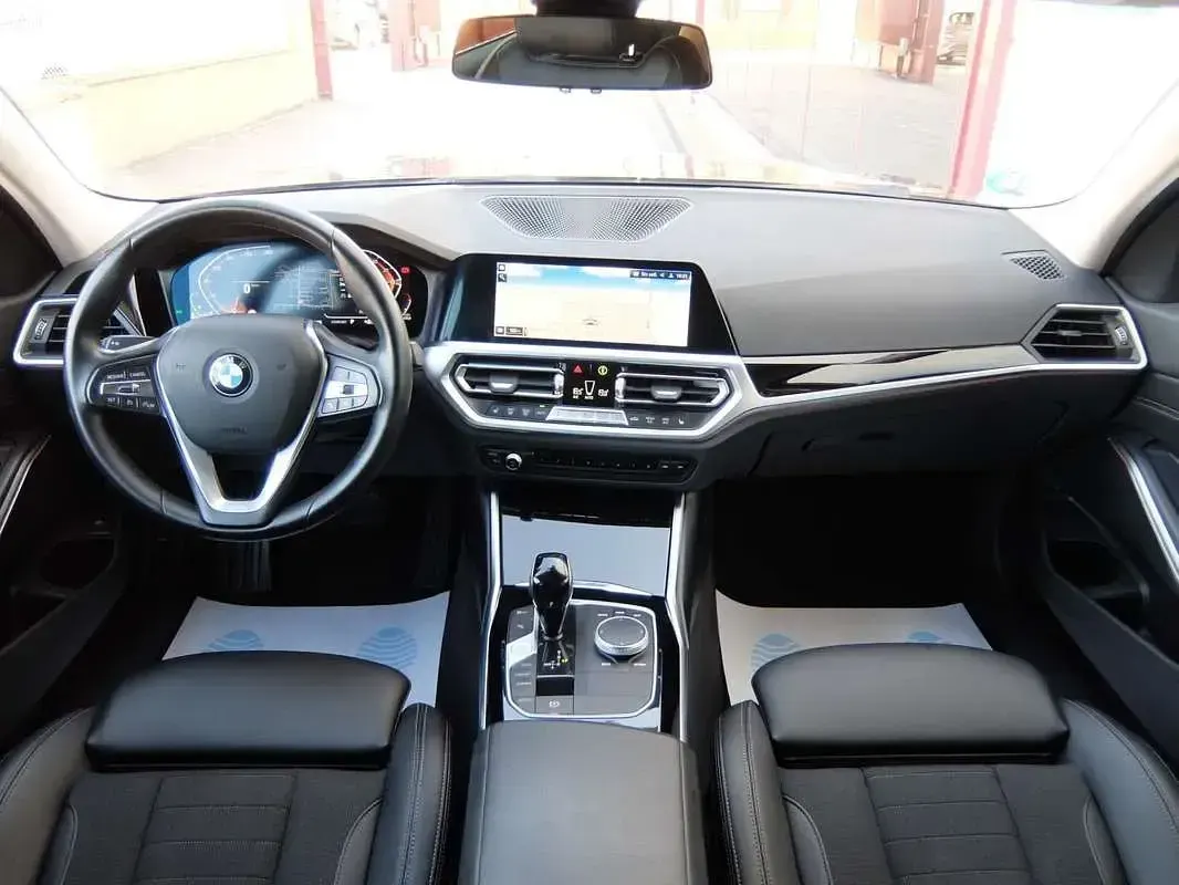 Usado BMW 318 Shadowline 150 CV (110 kW) 2022 Negro Familiar