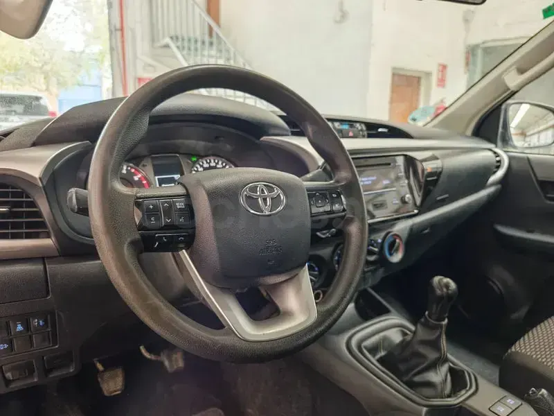 Usado Toyota HiLux 150 CV (110 kW) 2021 Blanco Pickup/Camioneta