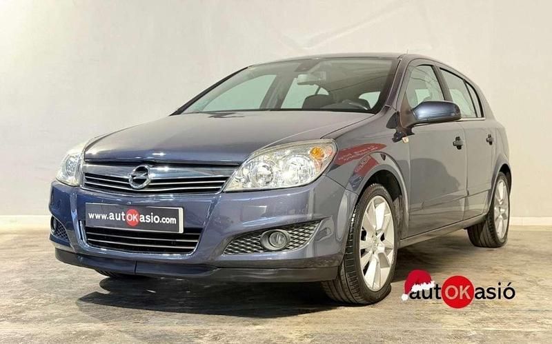 Gris Usado 2007 Opel Astra Cosmo Utilitario | 7990 € (Caro) - Imagen 1/4