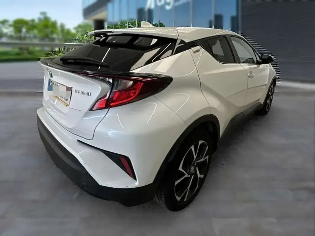 Usado Toyota C-HR+ Advance 98 CV (72 kW) 2021 Blanco SUV