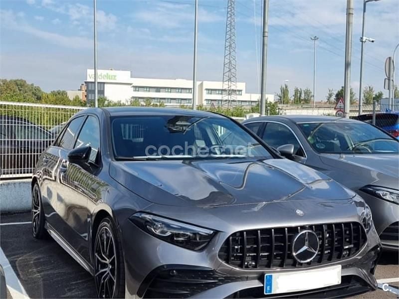 Usado Mercedes A35 AMG 306 CV (225 kW) 2024 Gris / plata Berlina