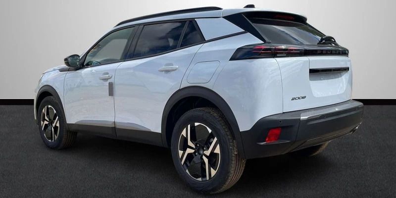 Usado Peugeot 2008 Style 131 CV (96 kW) 2024 Negro SUV