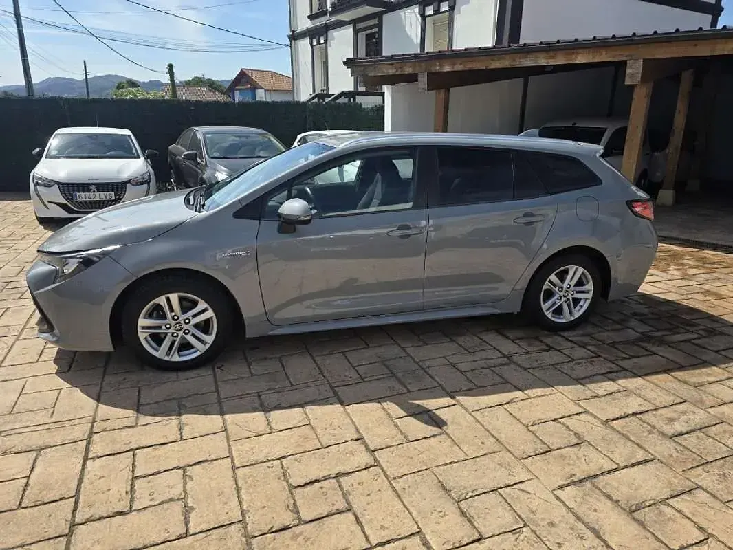 Usado Toyota Corolla Active 122 CV (89 kW) 2020 Gris Familiar
