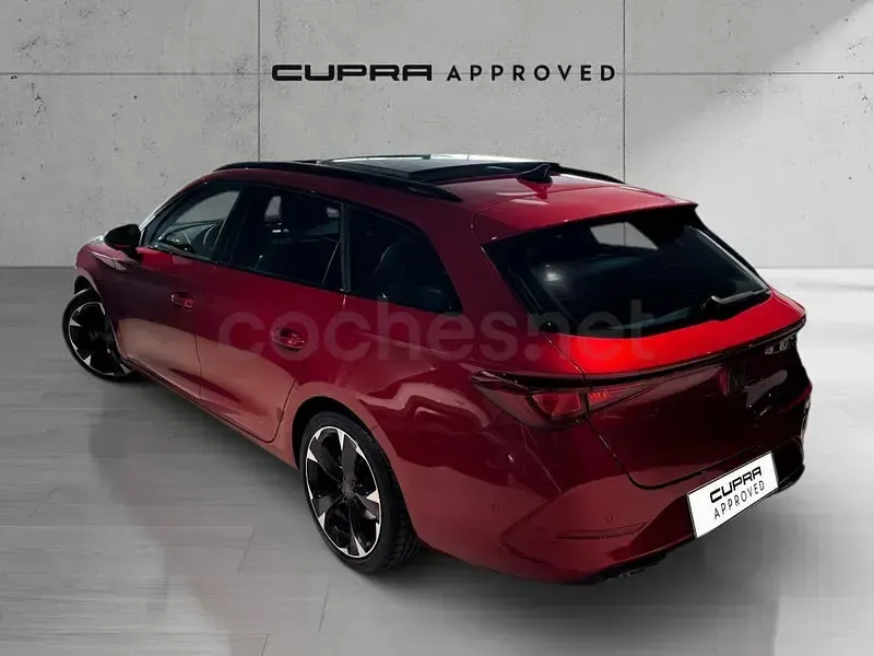 Usado Cupra Leon 150 CV (110 kW) 2023 Rojo Familiar