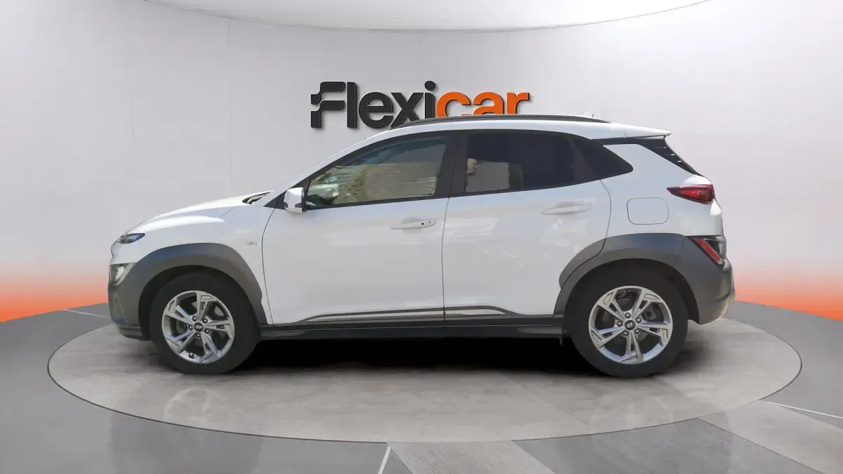 Usado Hyundai Kona 120 CV (88 kW) 2021 Blanco SUV