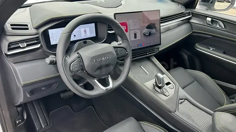 Begagnad Lynk & Co 01 276 HK (202 kW) 2025 Vit SUV