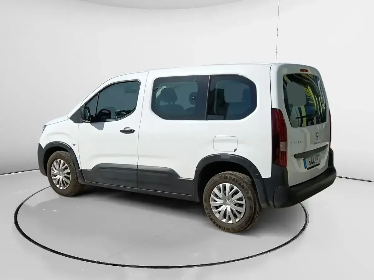Usado Peugeot Rifter Active 102 CV (75 kW) 2021 Blanco Monovolumen