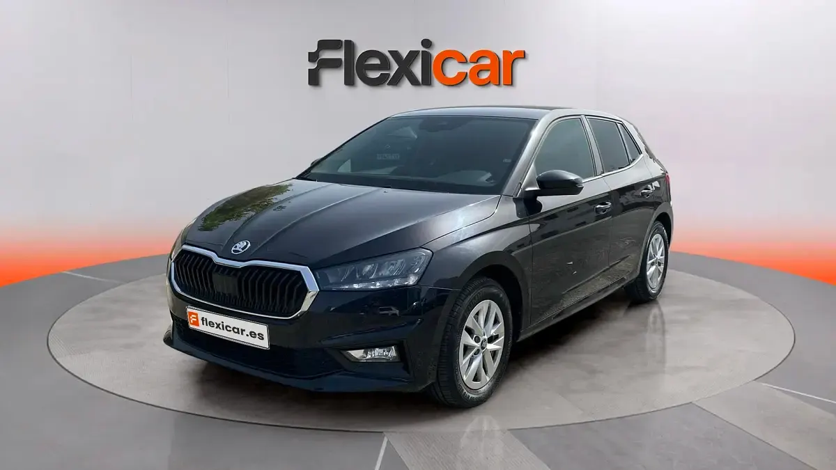 Usado Skoda Fabia Selection 95 CV (69 kW) 2025 Negro Utilitario