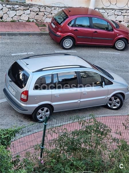 Usado Opel Zafira 125 CV (91 kW) 2005 Gris / plata Monovolumen