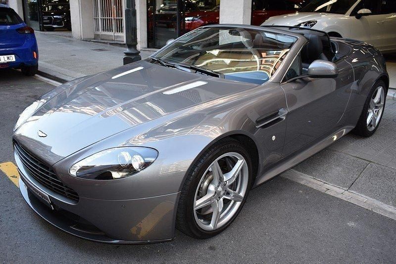 Usado Aston Martin V8 Vantage 436 CV (320 kW) 2016 Hammerhead silver Descapotable