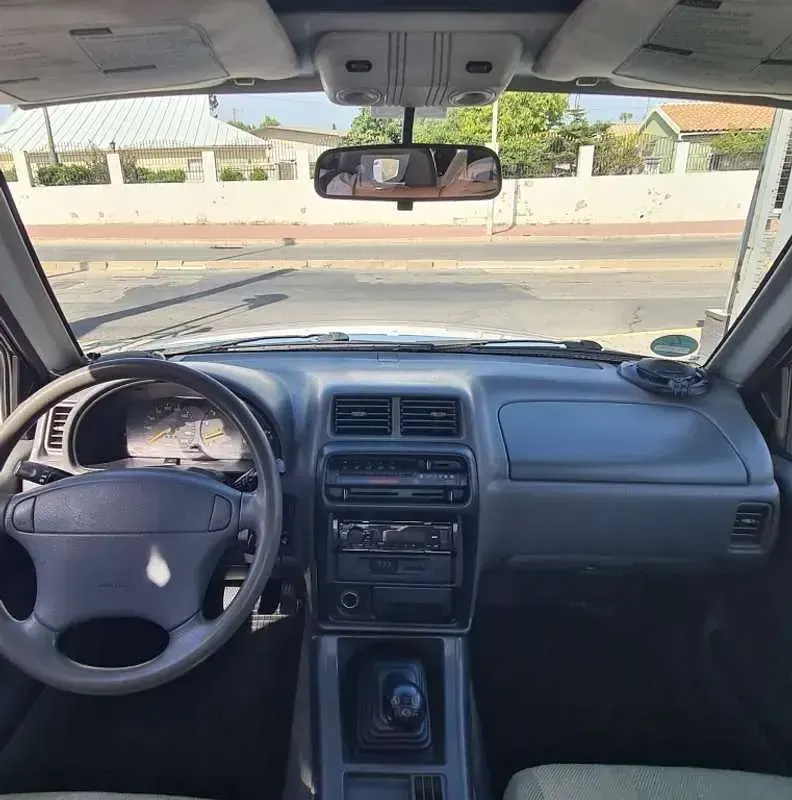 Usado Suzuki Vitara 136 CV (100 kW) 1999 Gris Familiar
