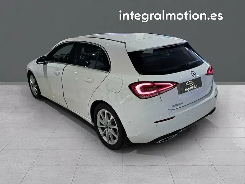 Usado Mercedes A180 116 CV (85 kW) 2020 Blanco Berlina