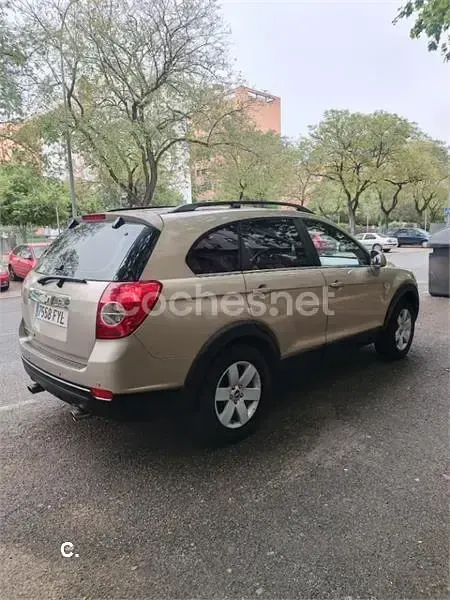 Usado Chevrolet Captiva LS 127 CV (93 kW) 2007 Beige SUV