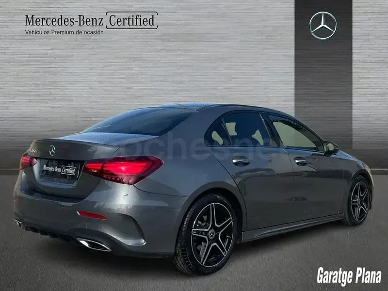 Usado Mercedes A200 150 CV (110 kW) 2025 Gris / plata Berlina