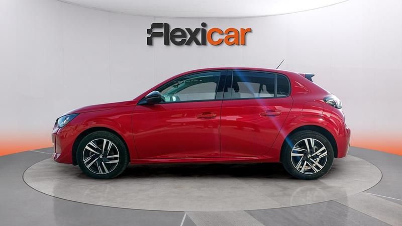 Usado Peugeot 208 Active 102 CV (75 kW) 2022 Rojo Utilitario