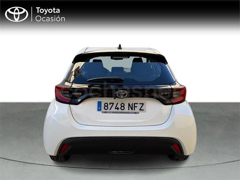 Usado Toyota Yaris Hybrid Active 116 CV (85 kW) 2025 Blanco Berlina