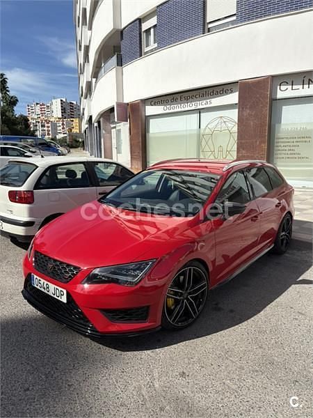 Usado Seat Leon ST FR 180 CV (132 kW) 2015 Rojo Familiar