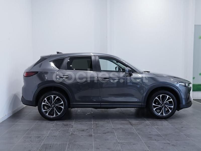 Usado Mazda CX-5 Ad'Vantage 165 CV (121 kW) 2023 Gris / plata SUV