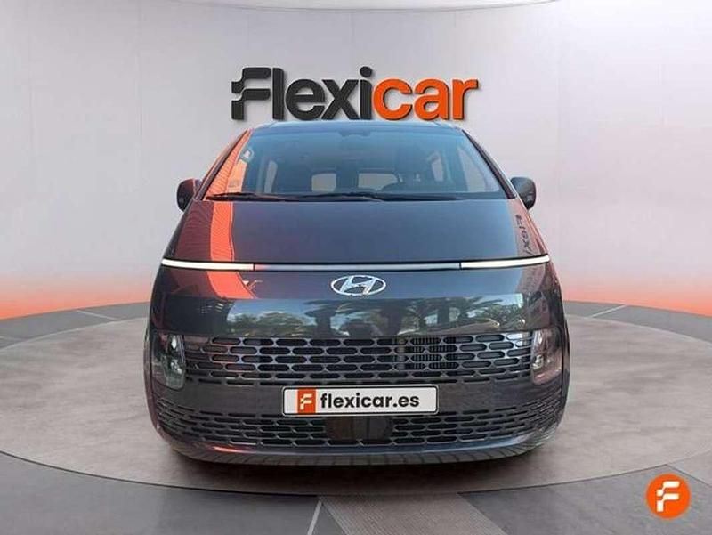 Usado Hyundai Staria 177 CV (130 kW) 2023 Gris Monovolumen