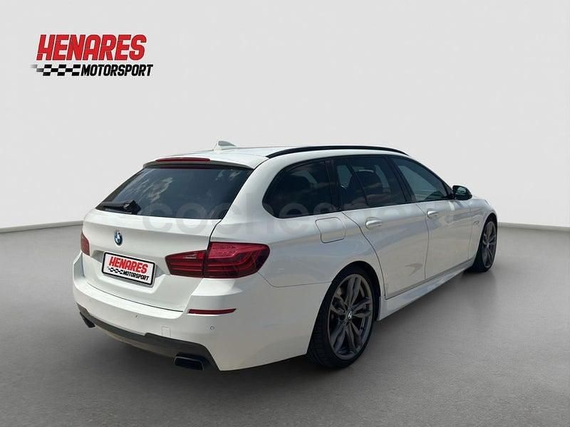 Usado BMW M550 Comfort Edition 381 HP (280 kW) 2015 Branco Sedan
