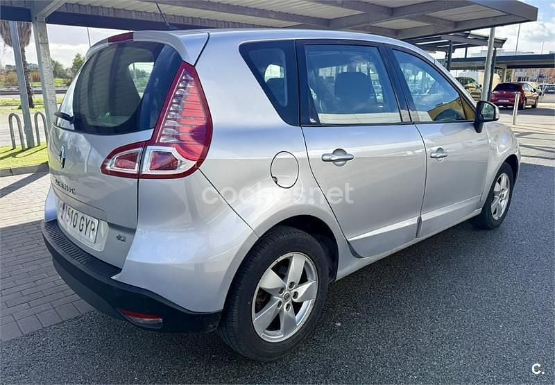 Usado Renault Scénic III Dynamique 105 CV (77 kW) 2010 Gris / plata Monovolumen