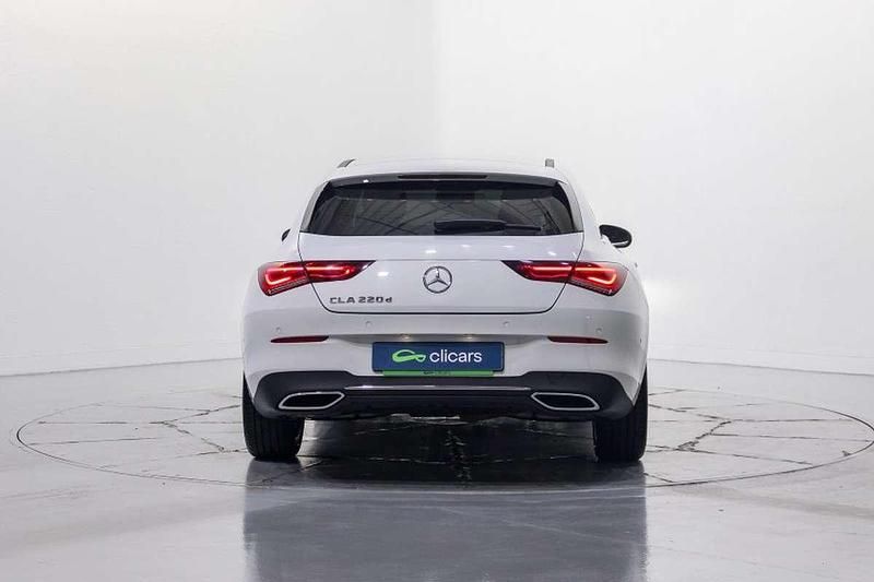 Usado Mercedes CLA220 Shooting Brake 190 CV (139 kW) 2021 Blanco Familiar