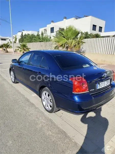 Usado Toyota Avensis Executive 147 CV (108 kW) 2004 Azul Berlina