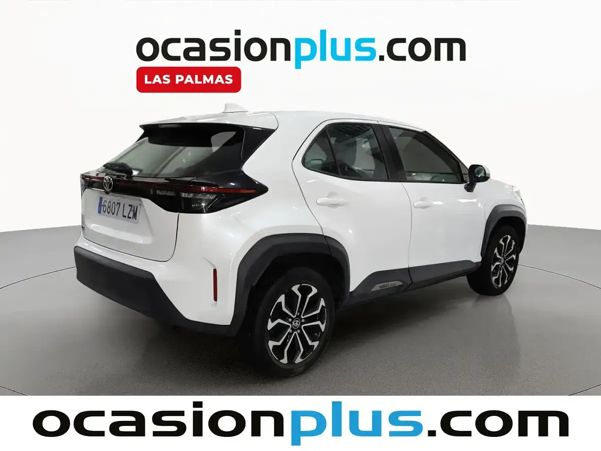 Usado Toyota Yaris Style 125 CV (91 kW) 2022 Blanco Utilitario