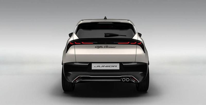 Nuevo Alfa Romeo Junior Edizione Speciale 145 CV (106 kW) 2026 Gris SUV