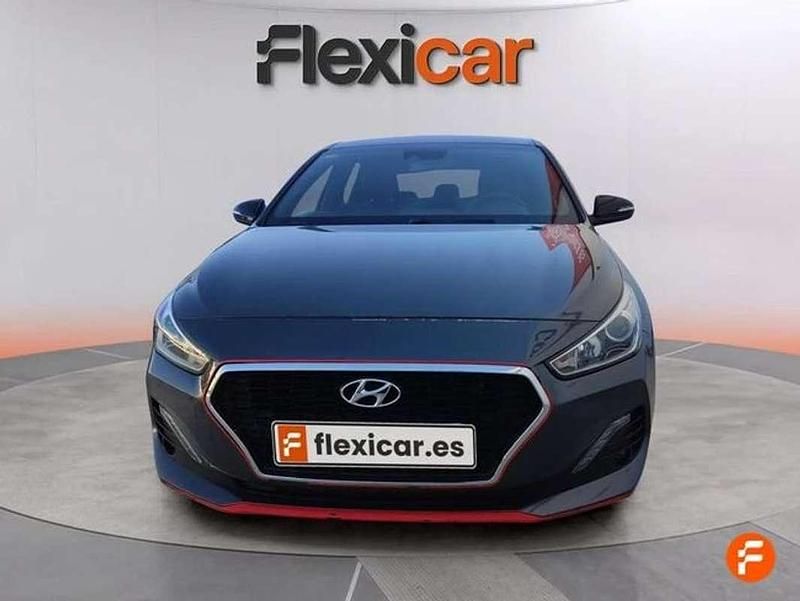 Usado Hyundai i30 GO! 120 CV (88 kW) 2018 Gris Familiar